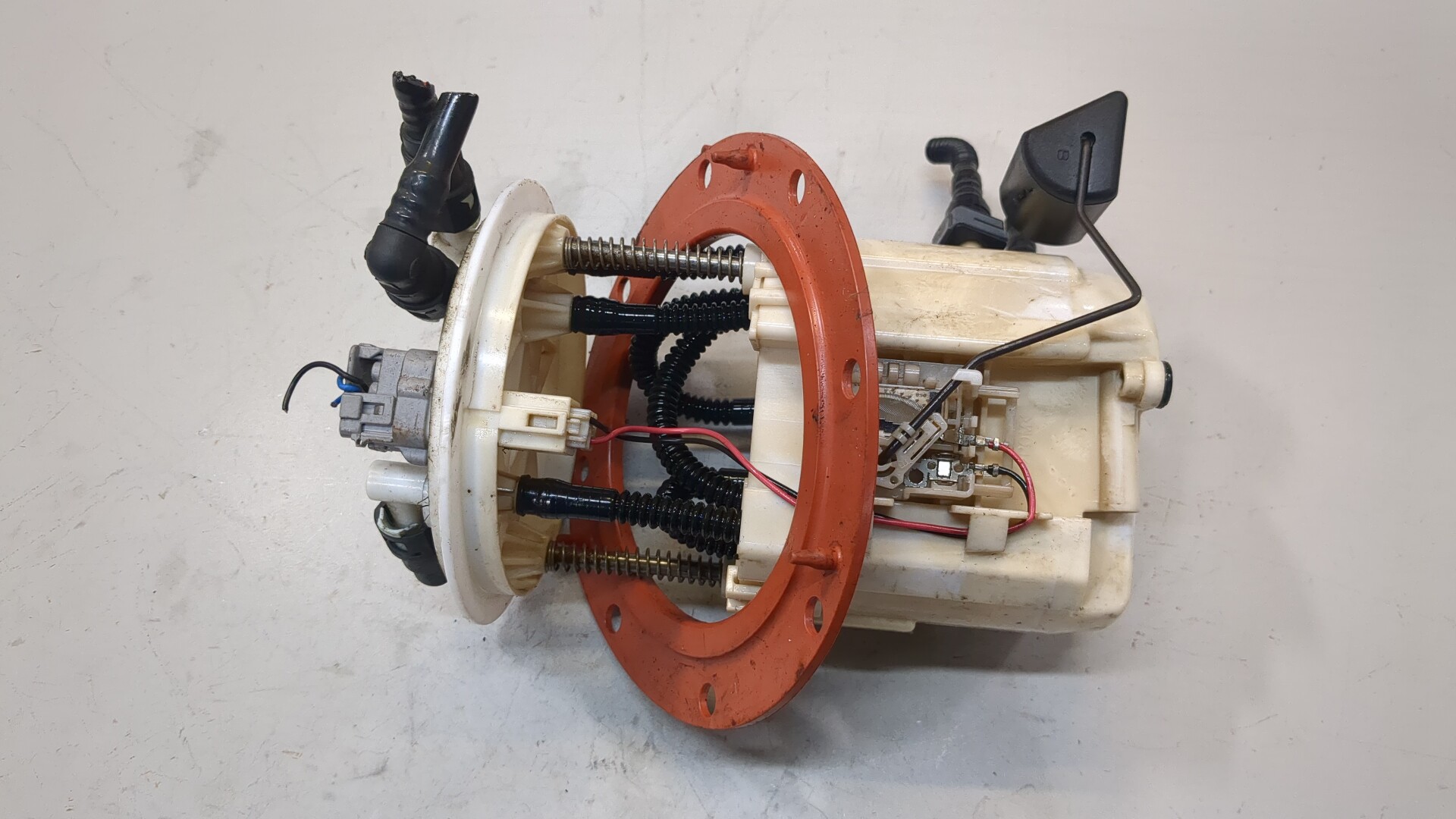 Насос топливный электрический