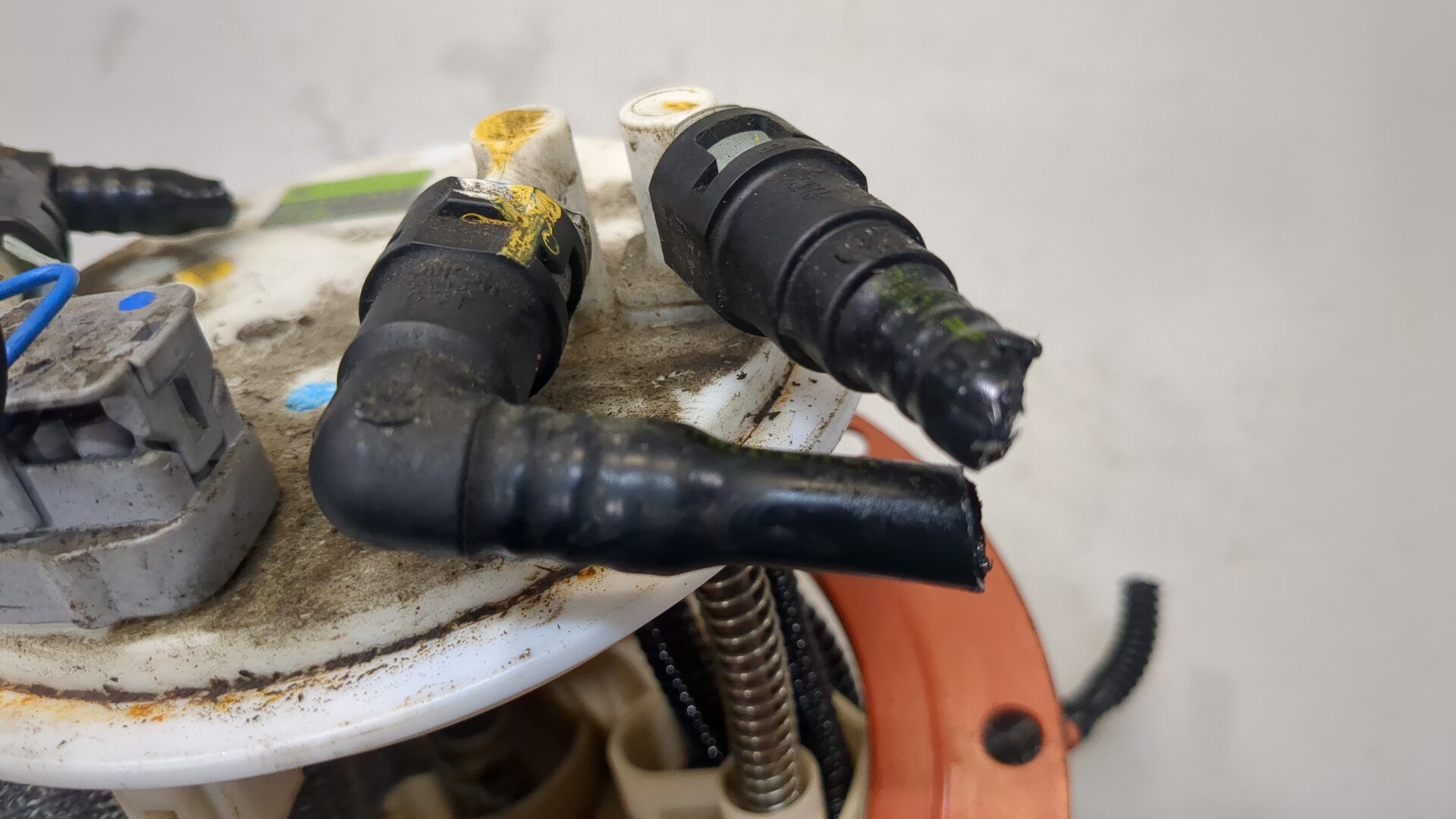 Насос топливный электрический