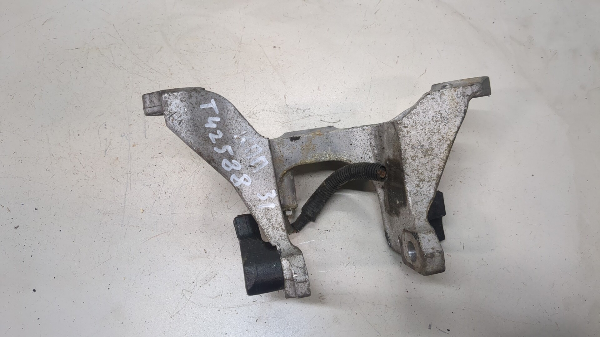 Кронштейн КПП