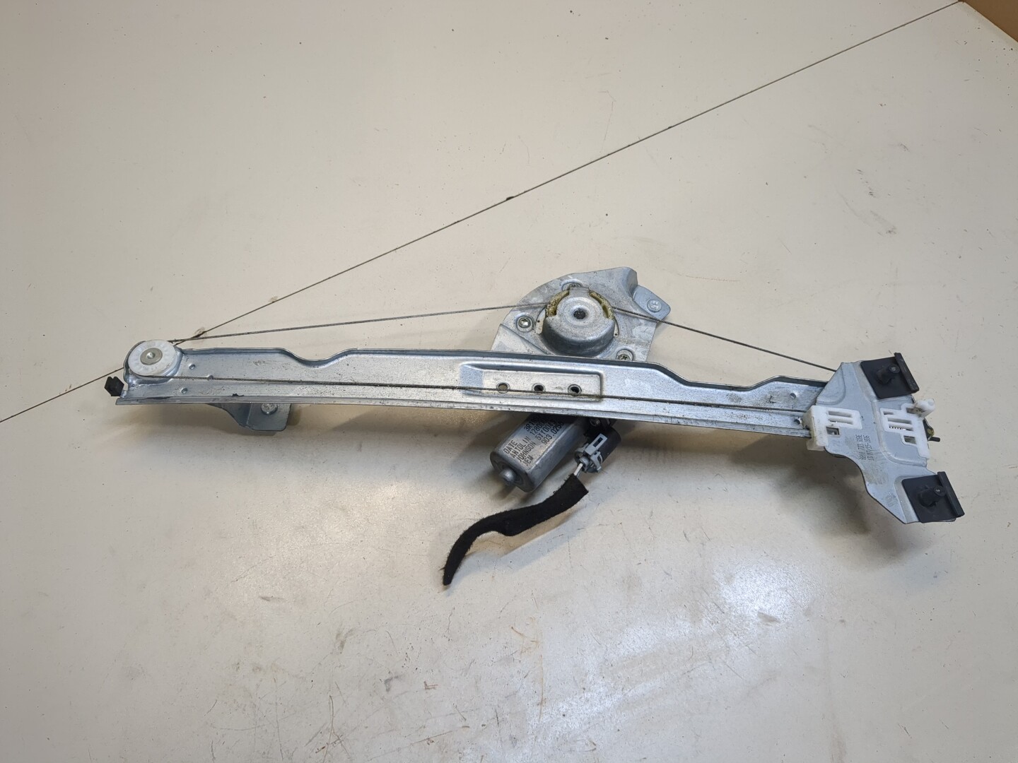 Стеклоподъемник электр. задний правый