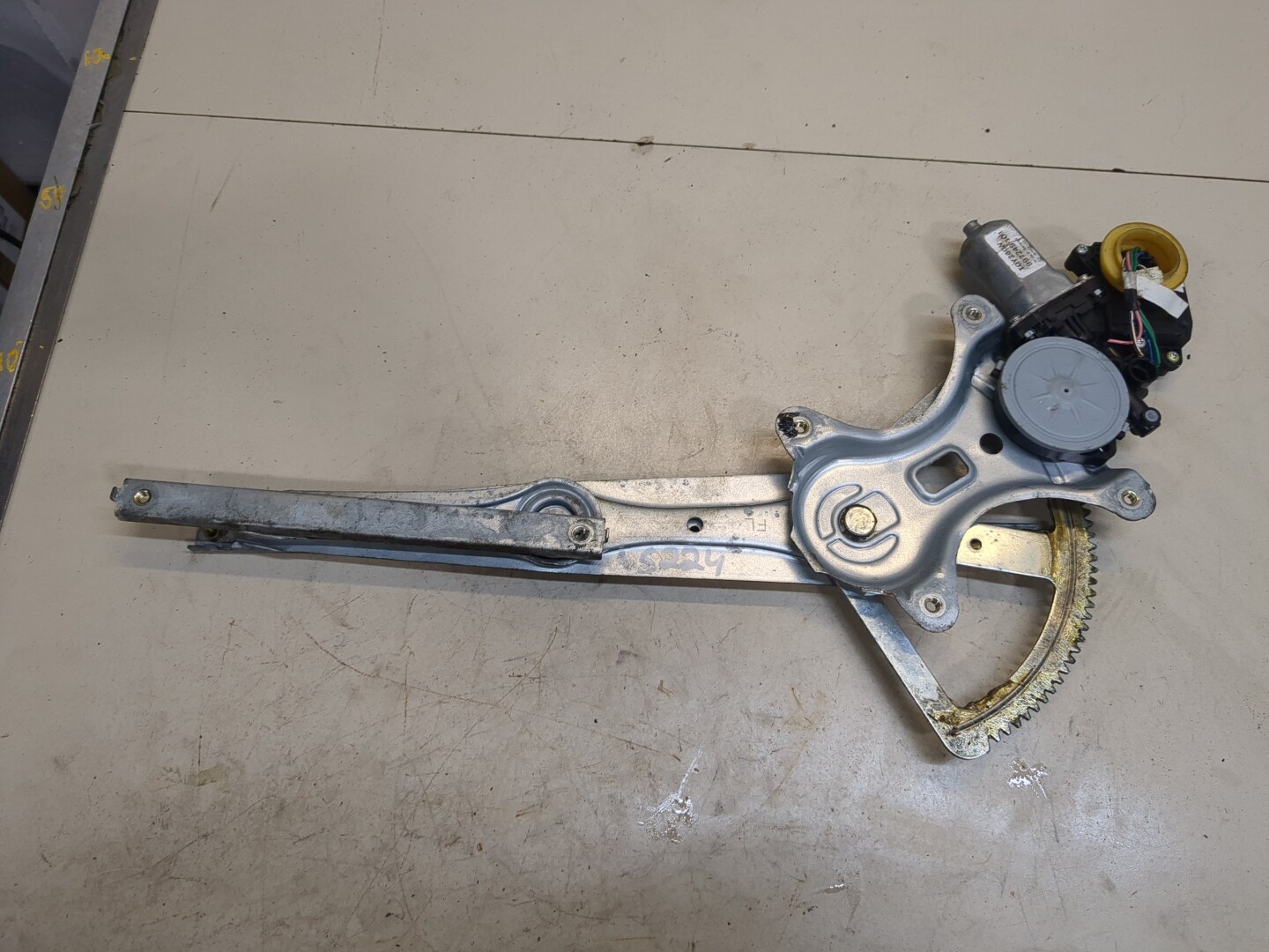 Стеклоподъемник электр. передний левый