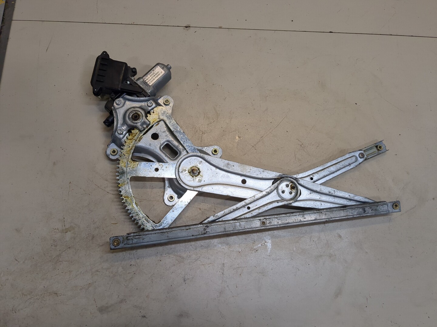 Стеклоподъемник электр. передний левый