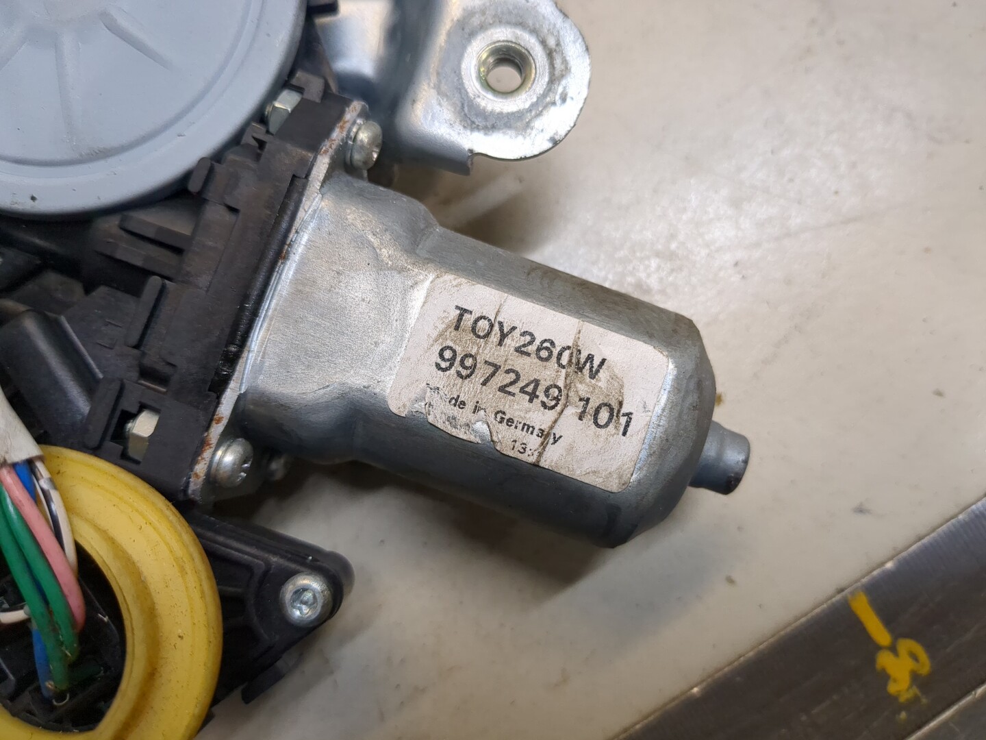 Стеклоподъемник электр. передний левый