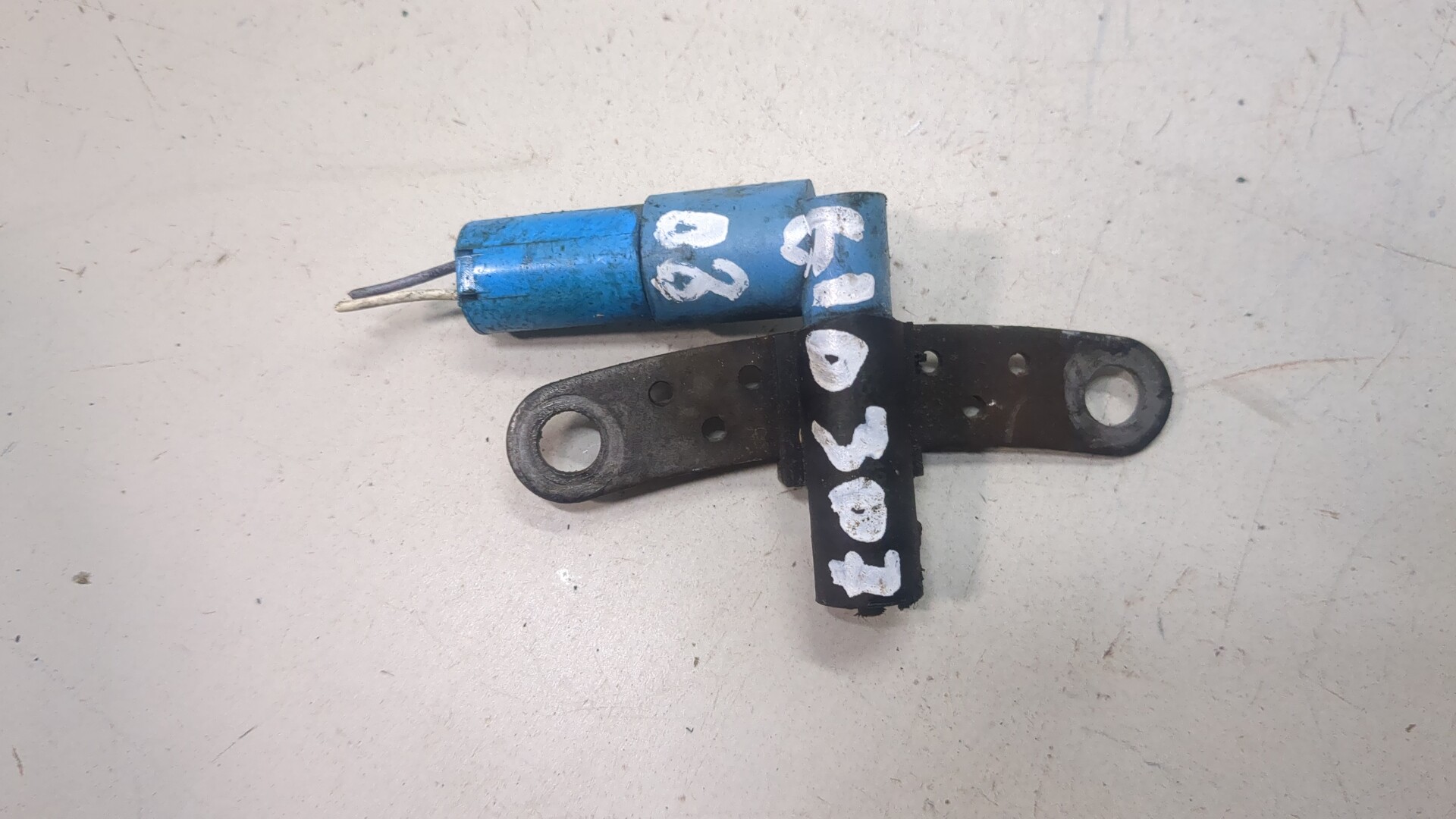 Датчик положения коленвала для Logan (LS) 2004-2014