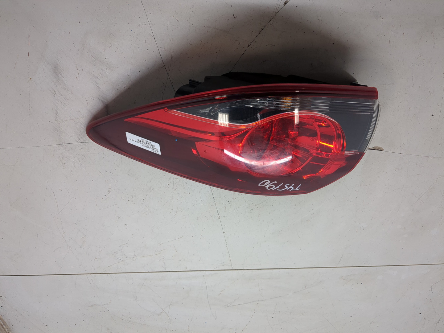 Фонарь задний правый