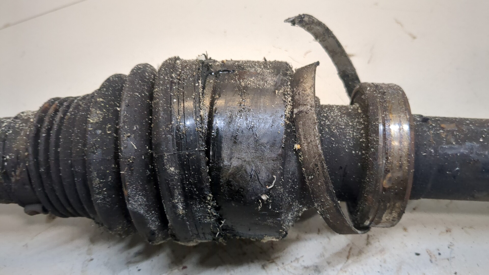 Полуось передняя правая