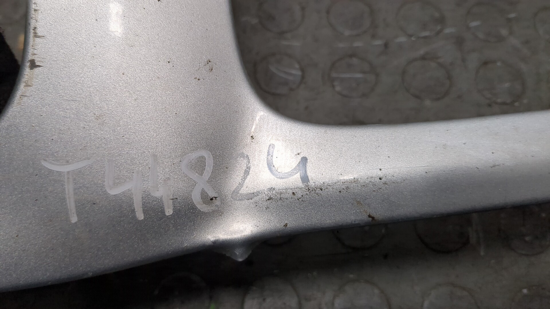 Планка под фары