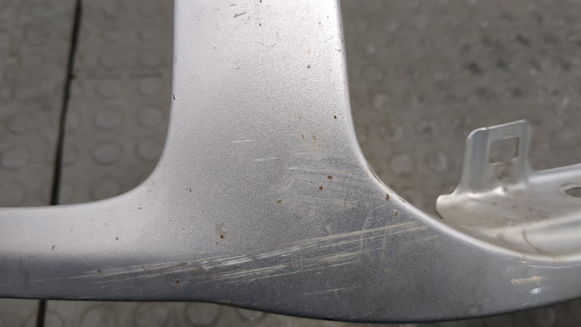 Планка под фары