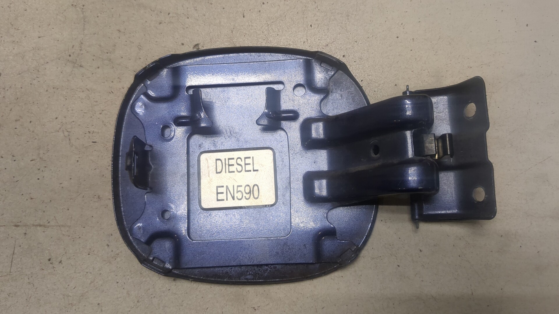 Лючок бензобака