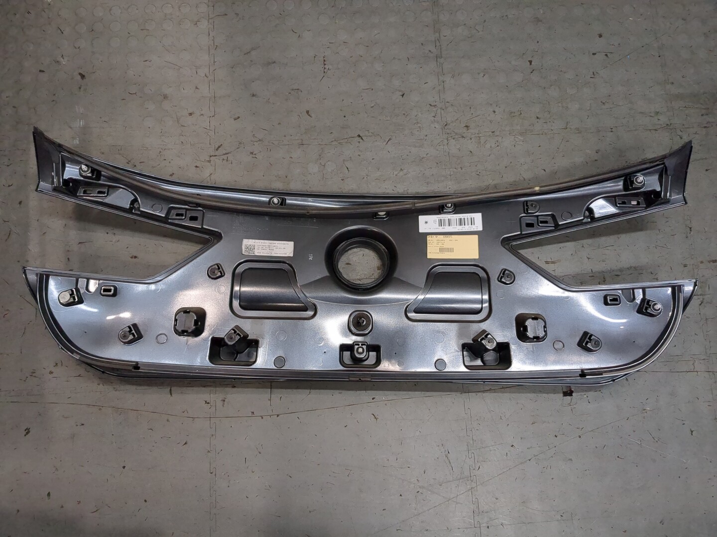 Накладка крышки багажника