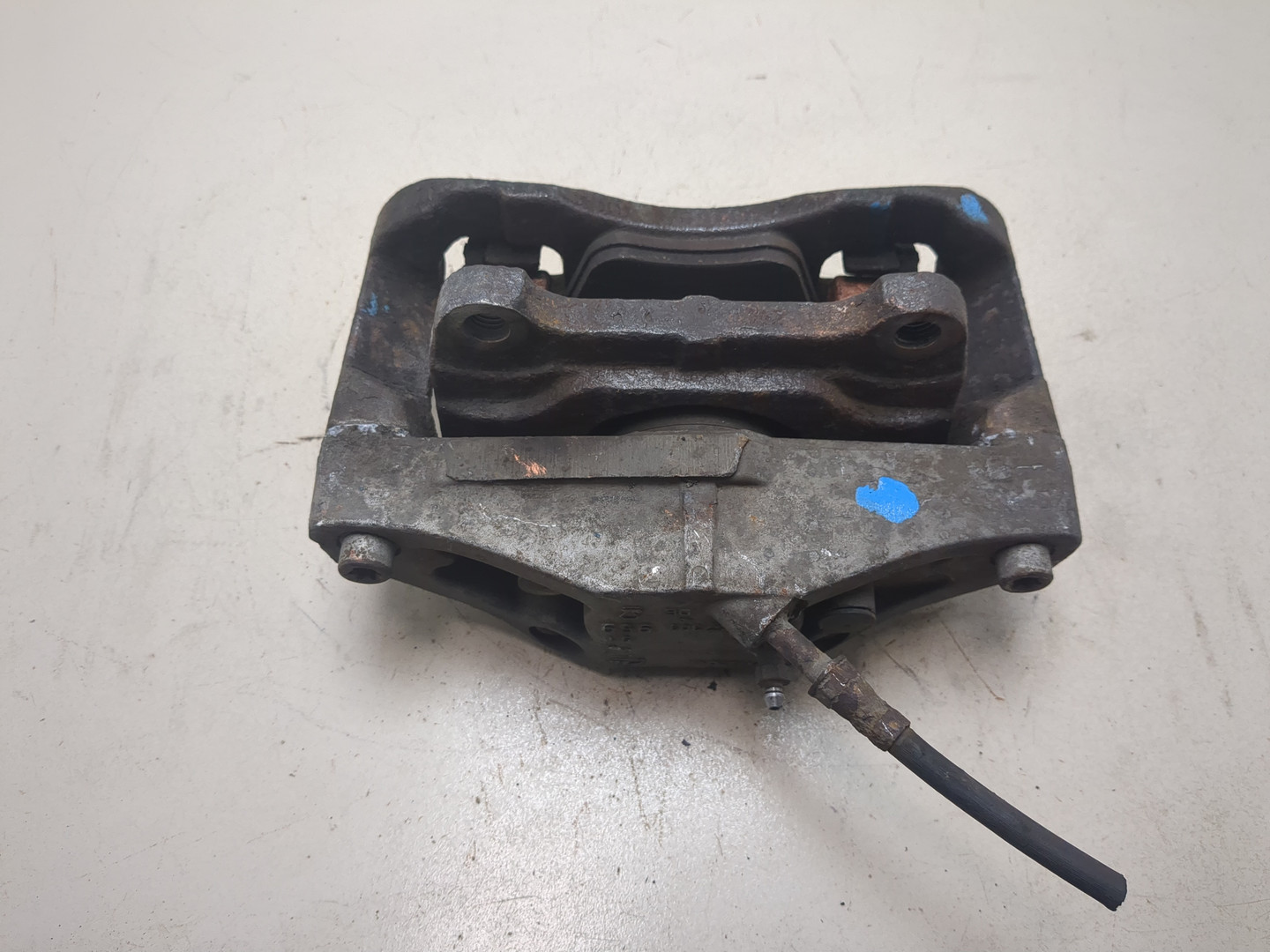 Суппорт передний левый