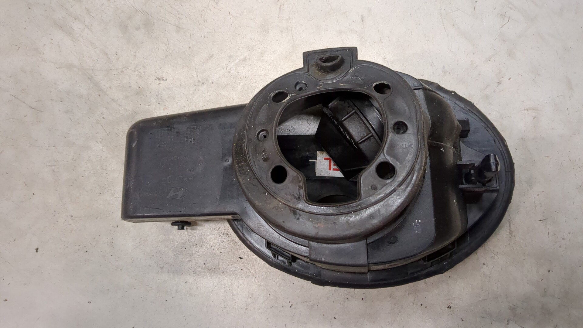 Лючок бензобака