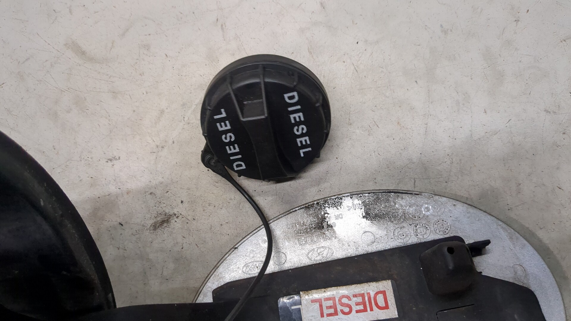 Лючок бензобака