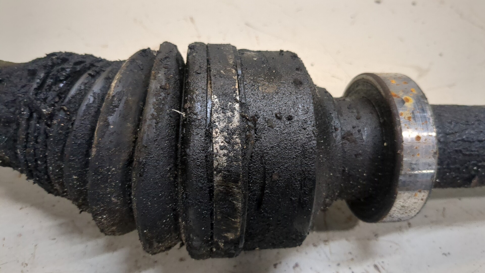 Полуось передняя правая