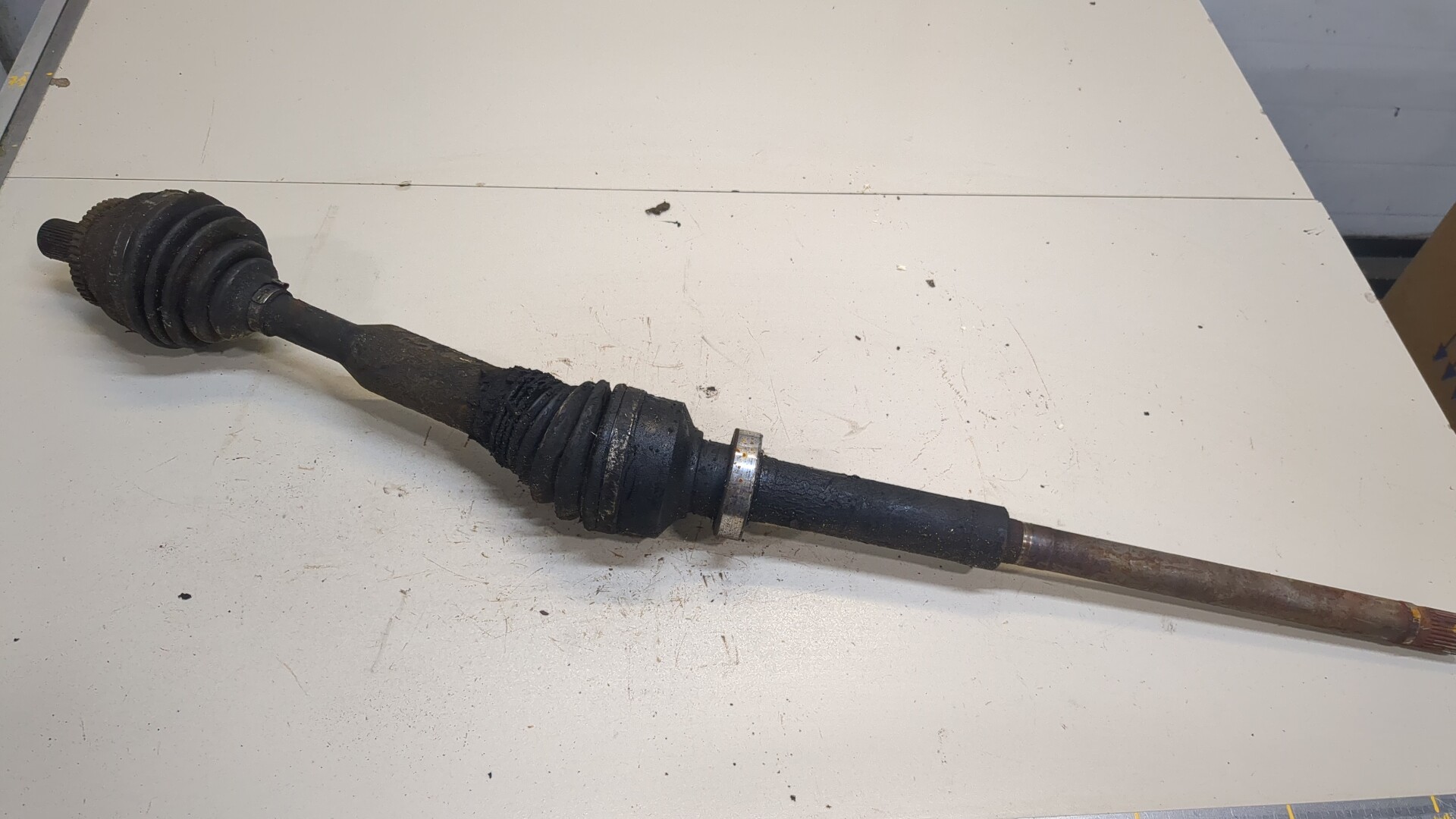 Полуось передняя правая