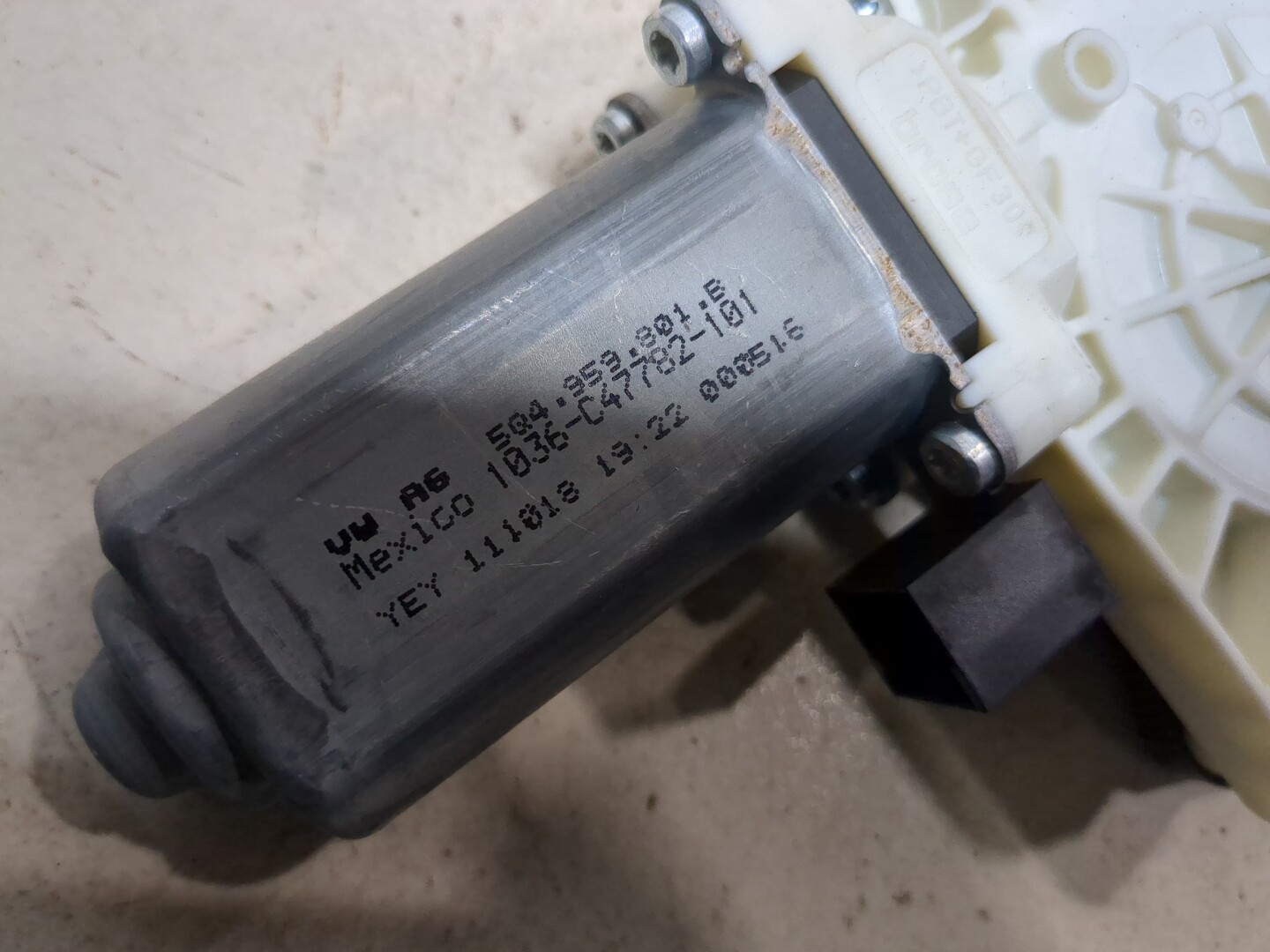 Стеклоподъемник электр. передний левый