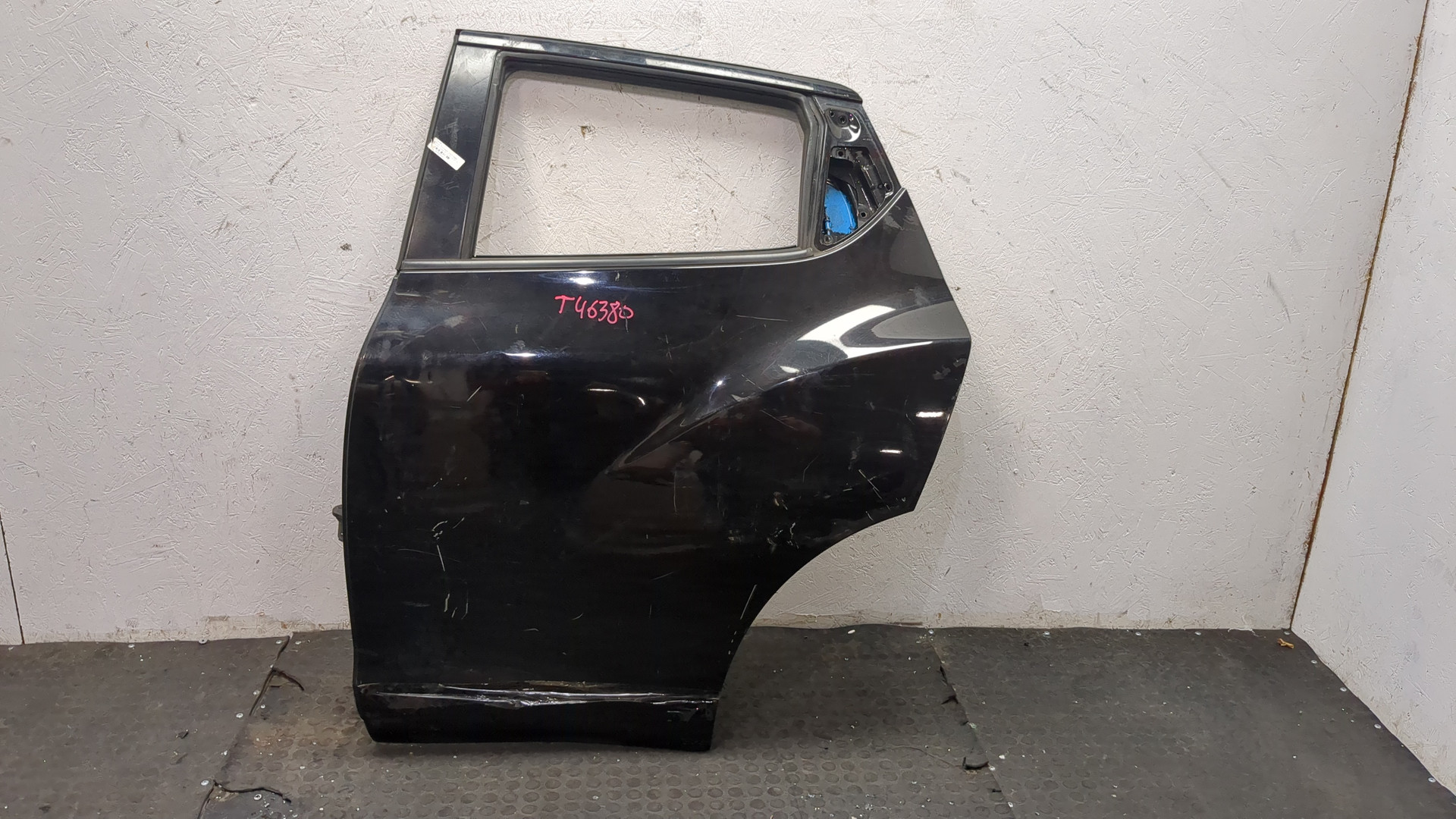 Дверь задняя левая