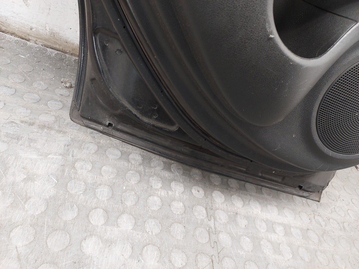 Дверь задняя левая