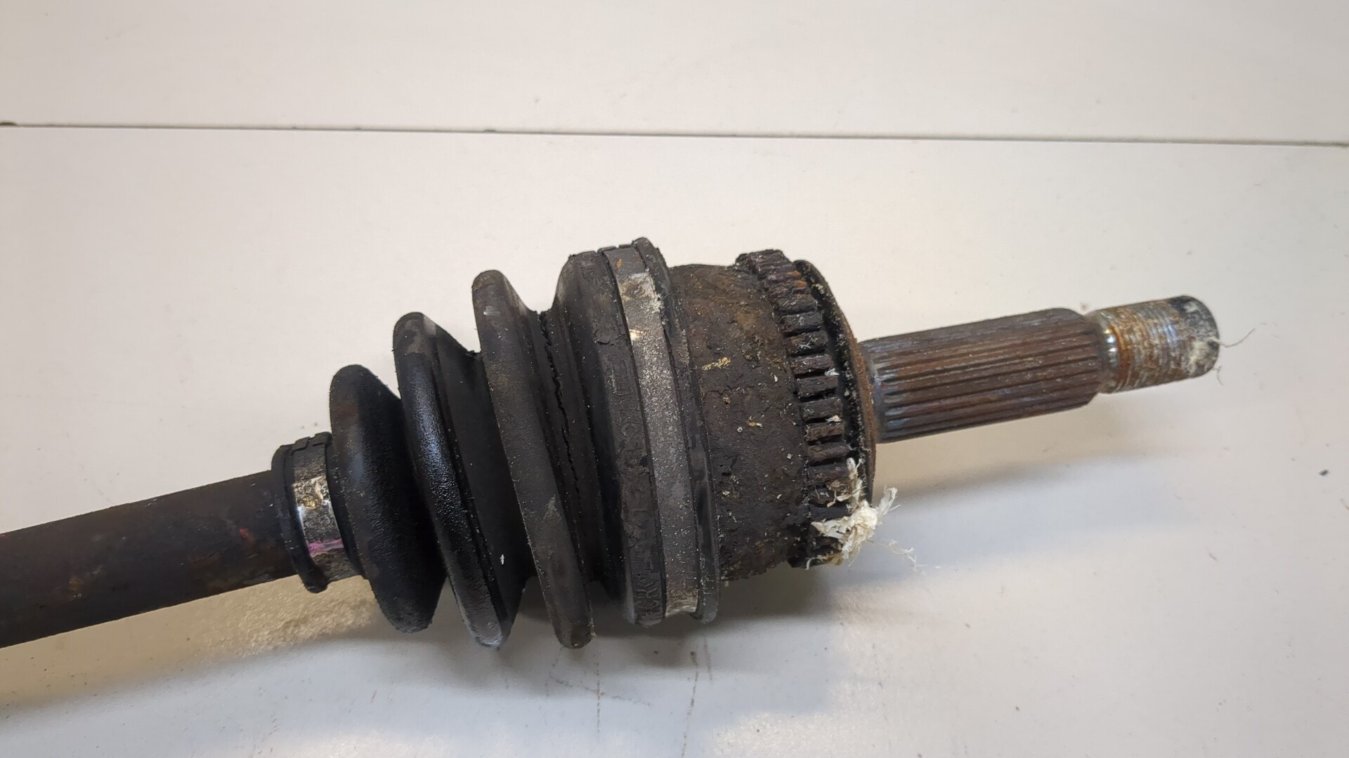 Полуось передняя правая