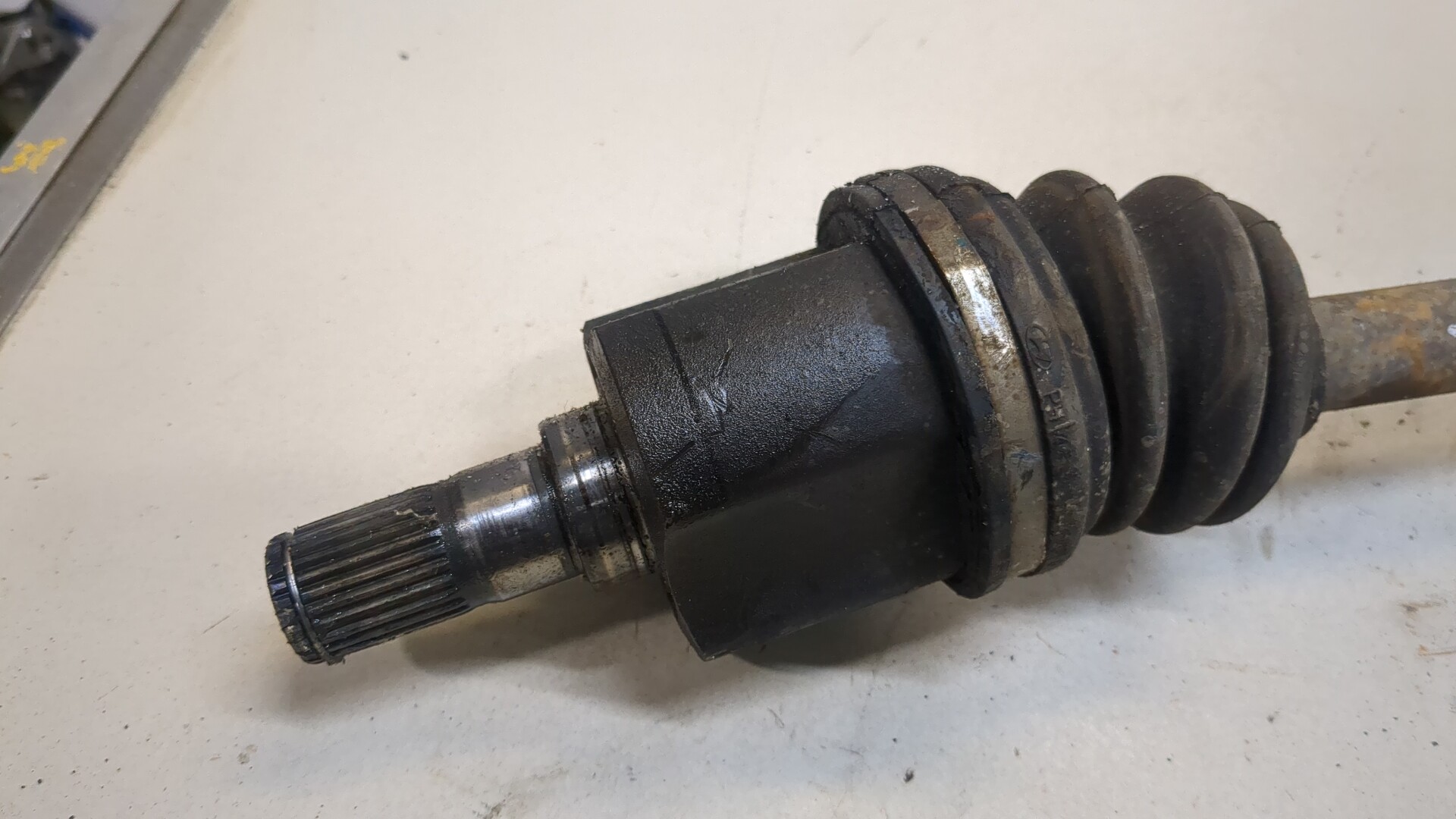 Полуось передняя правая