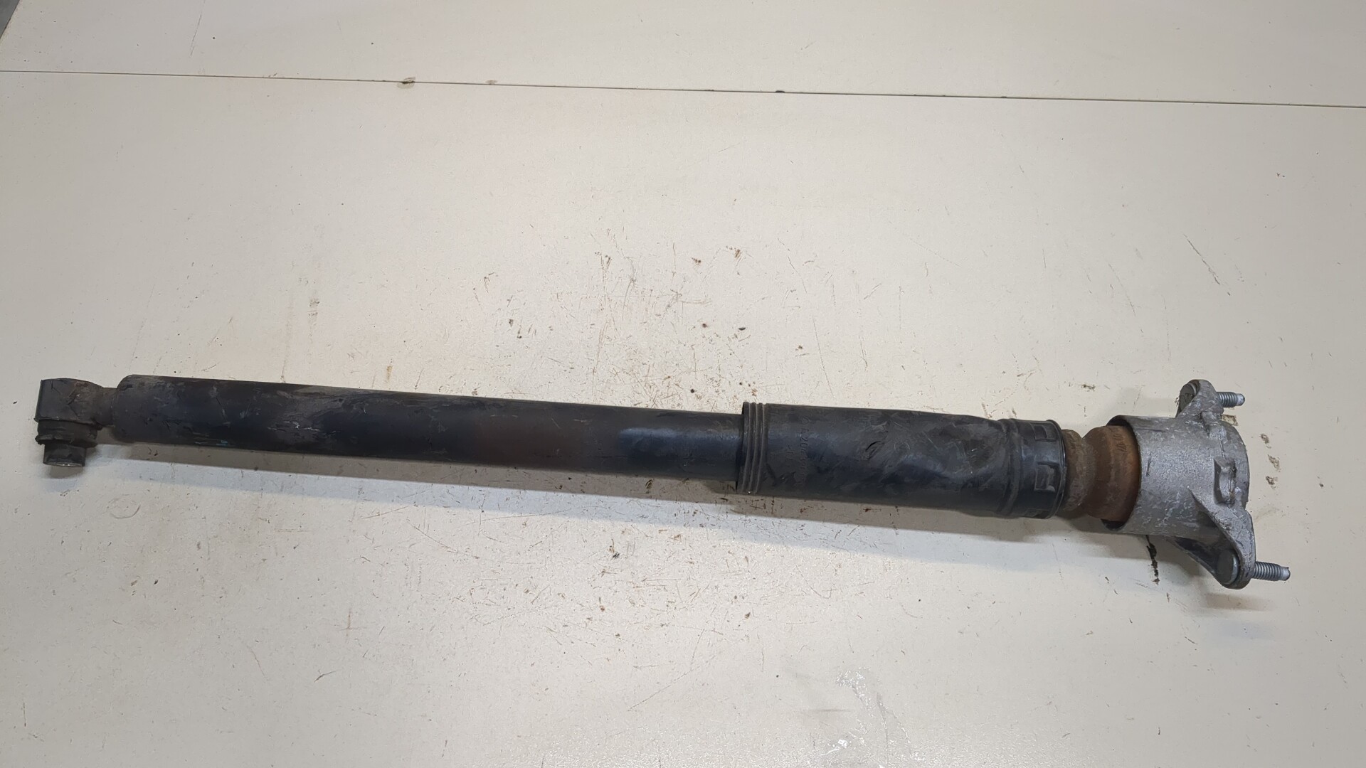 Амортизатор задний (стойка)