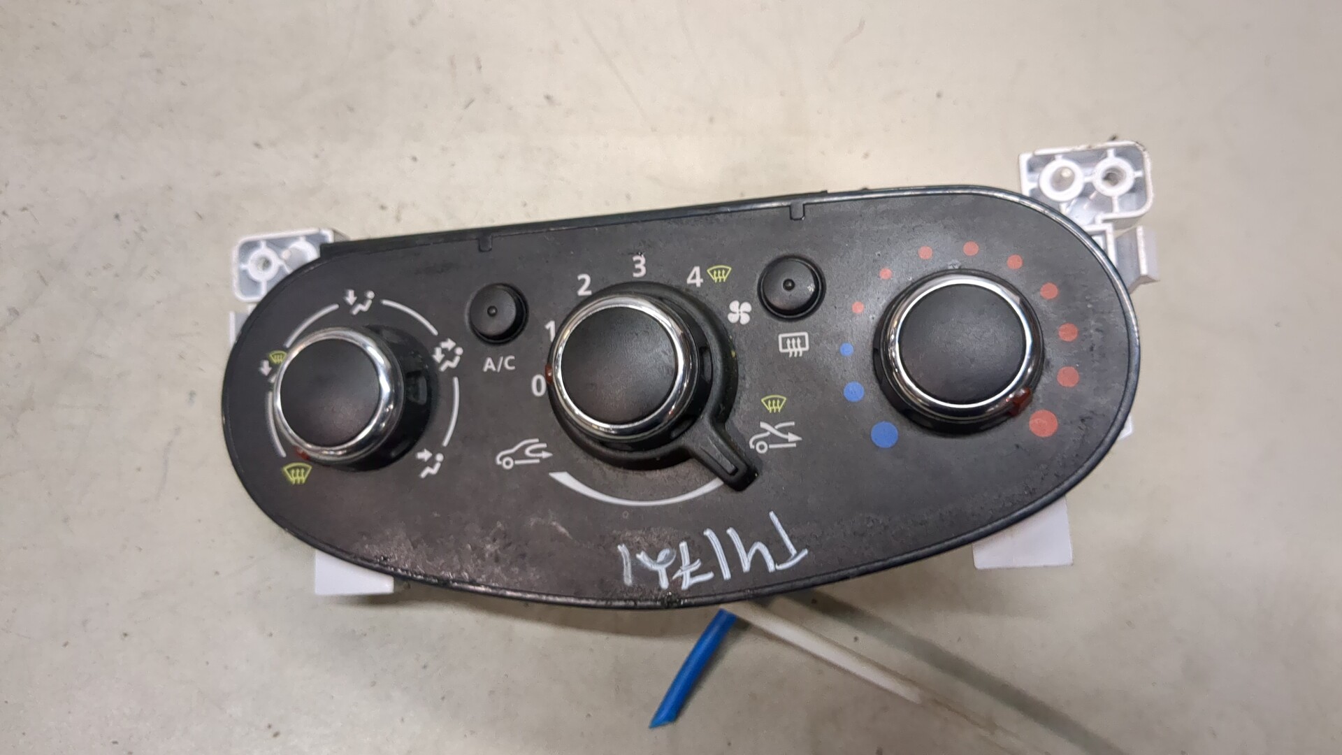 Переключатель отопителя