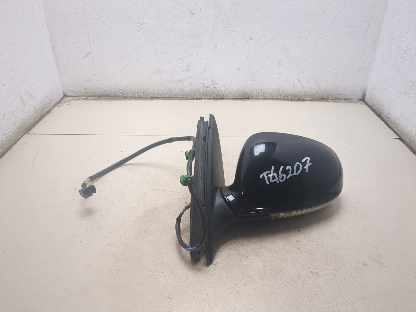 Зеркало левое электрическое