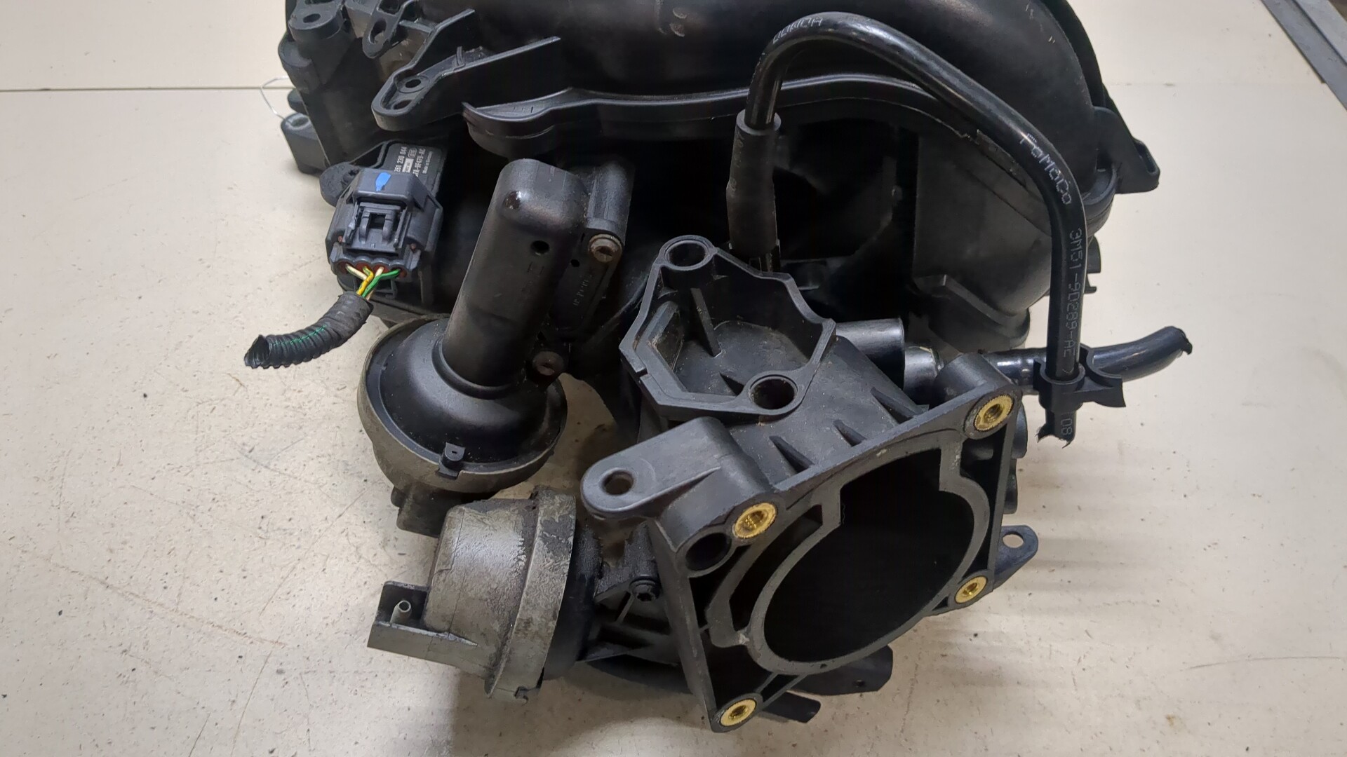 Коллектор впускной