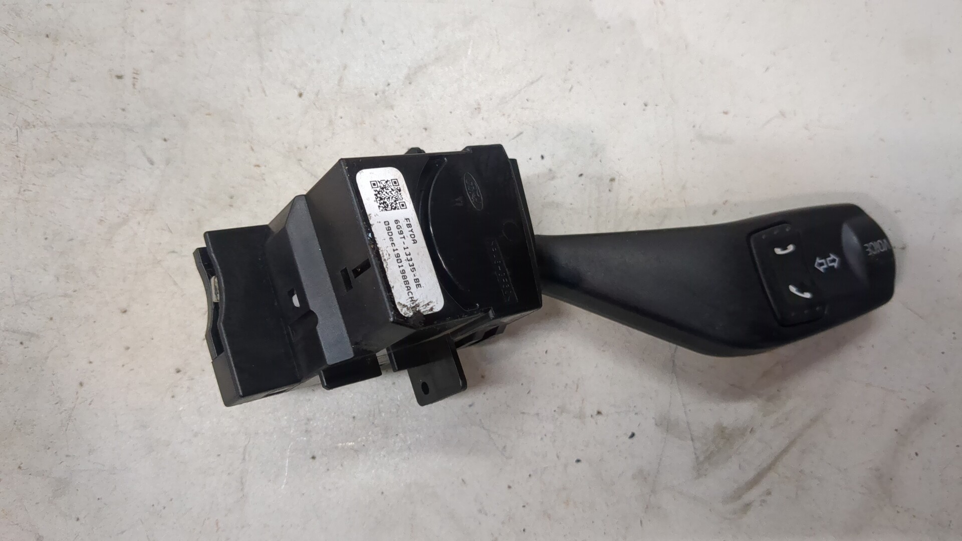 Переключатель поворотов подрулевой