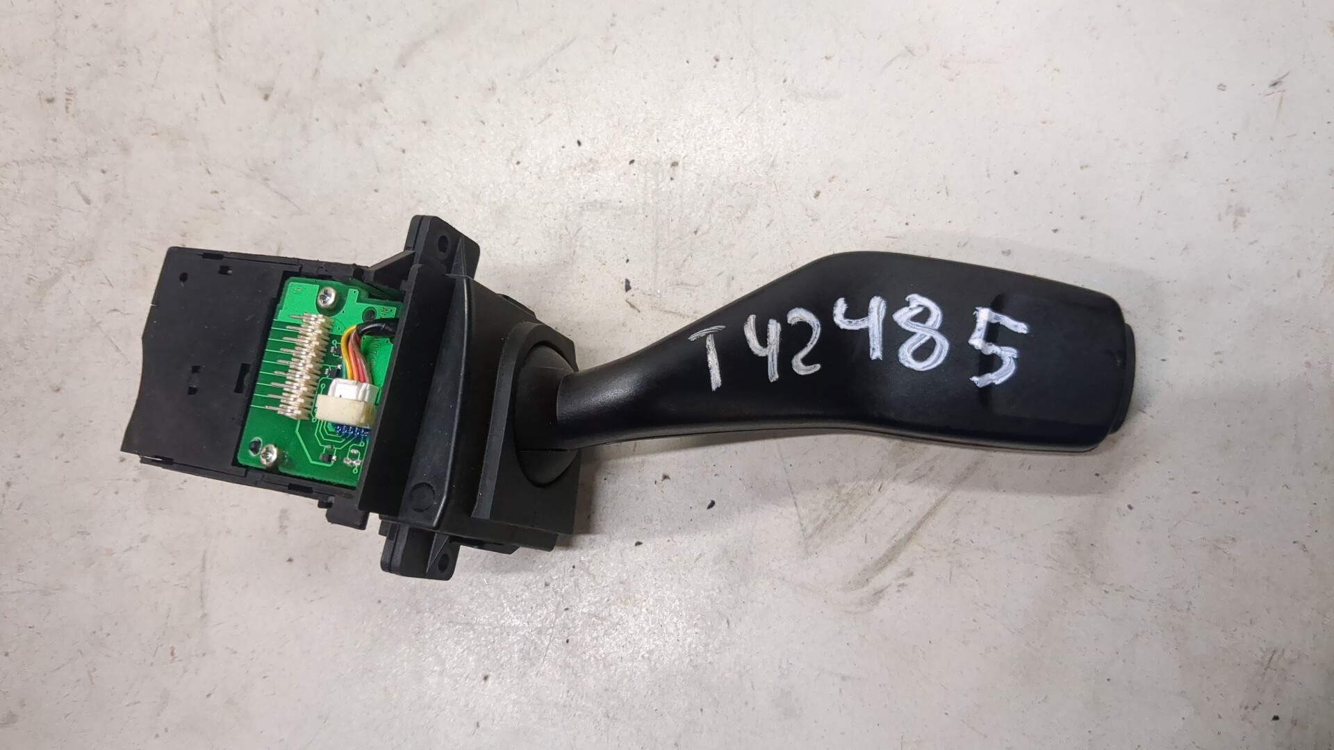 Переключатель поворотов подрулевой