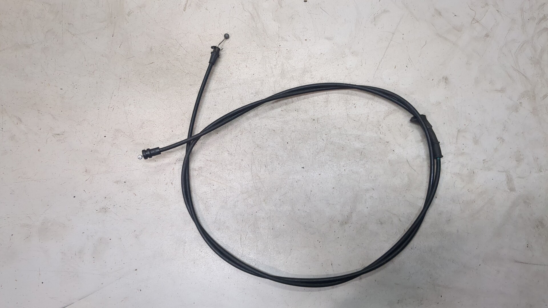Трос открывания капота
