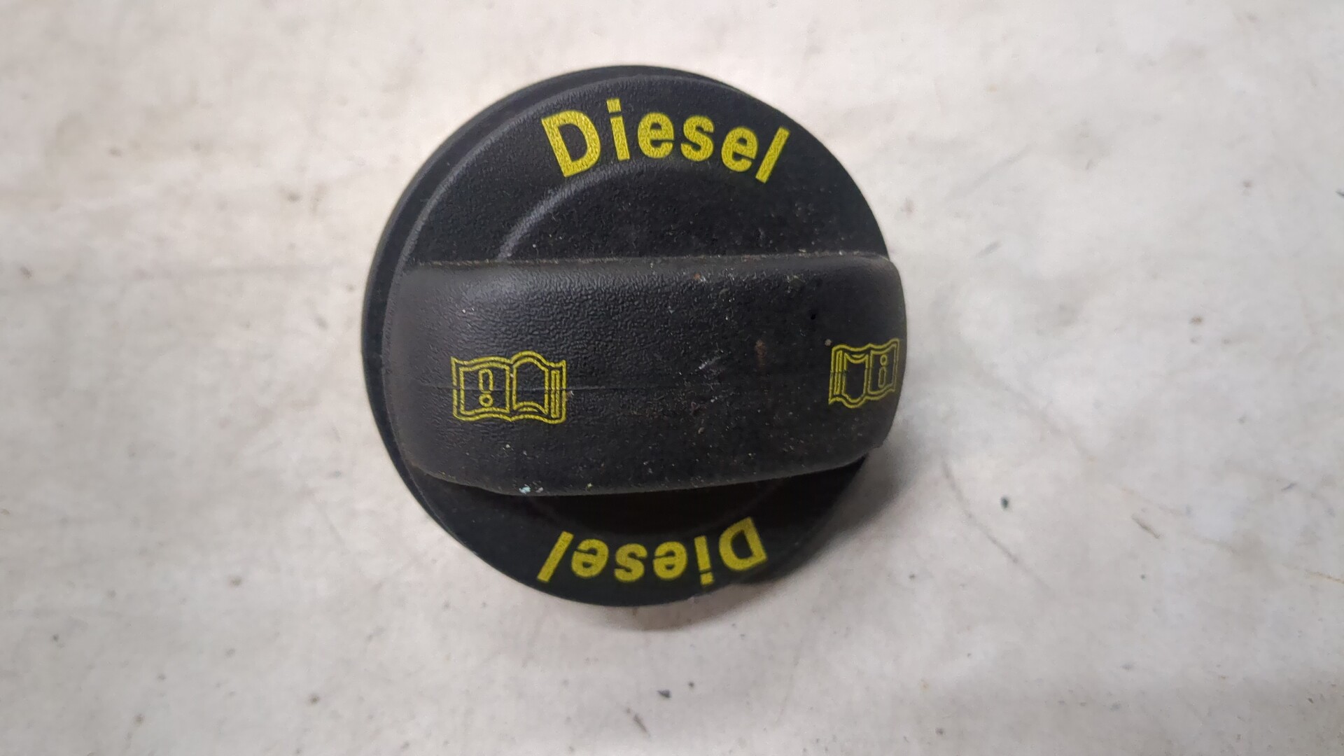 Крышка бензобака