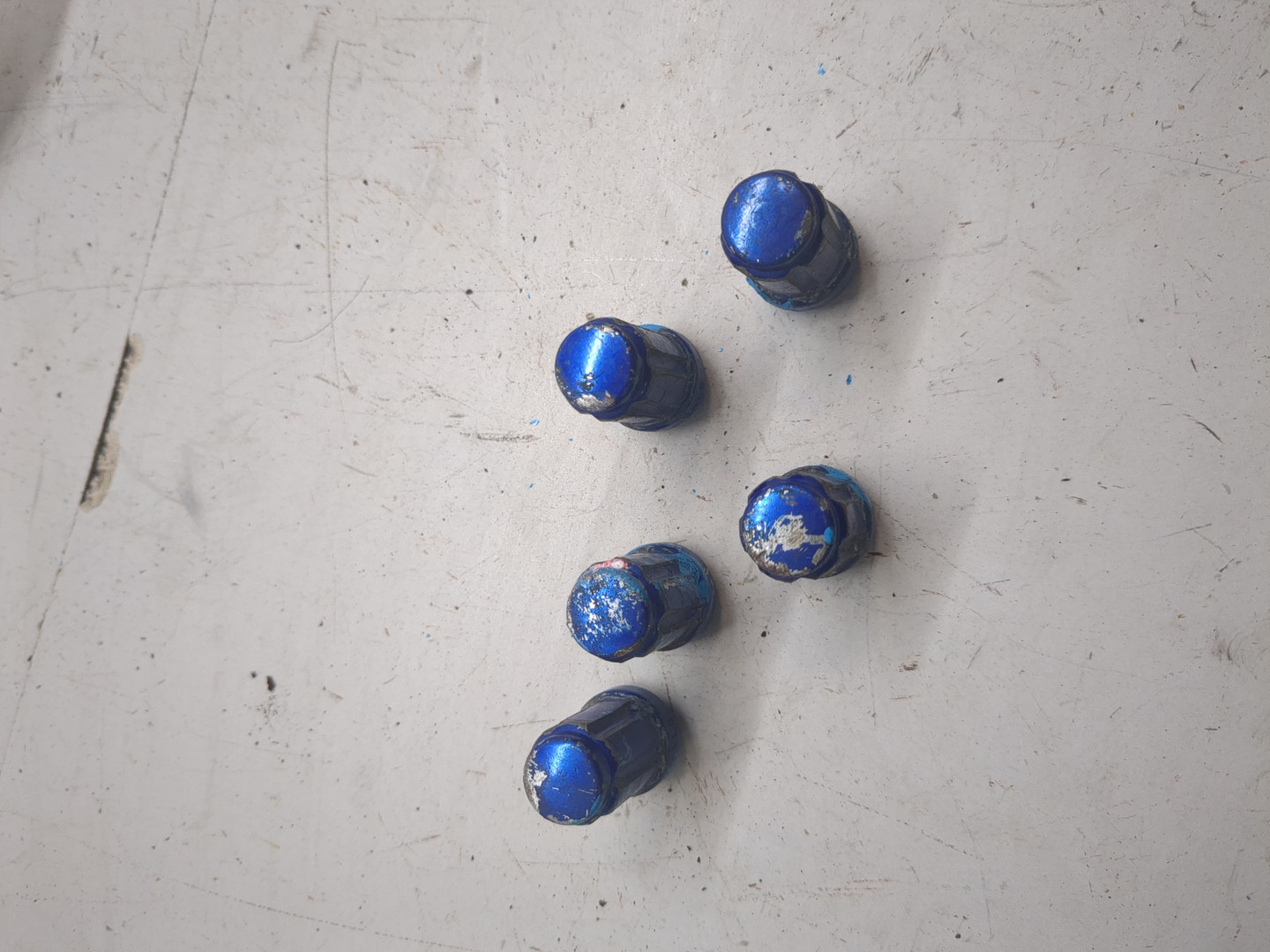 Гайка колеса