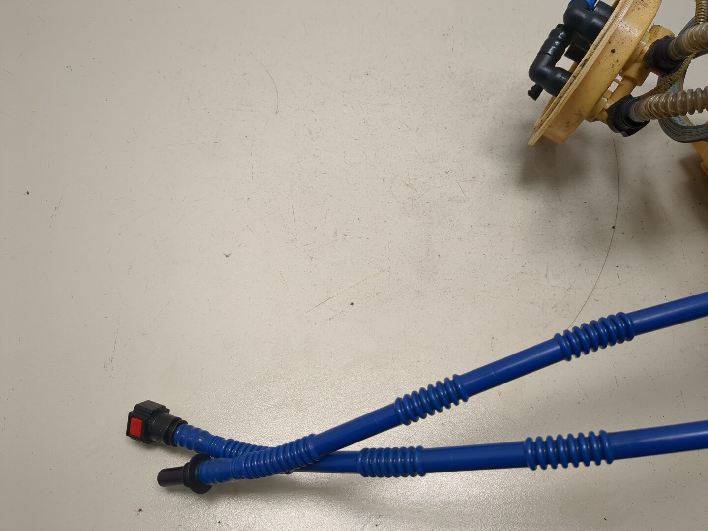 Насос топливный электрический