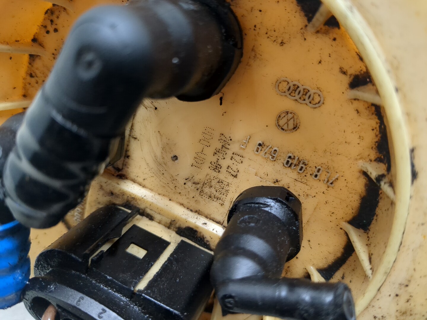 Насос топливный электрический