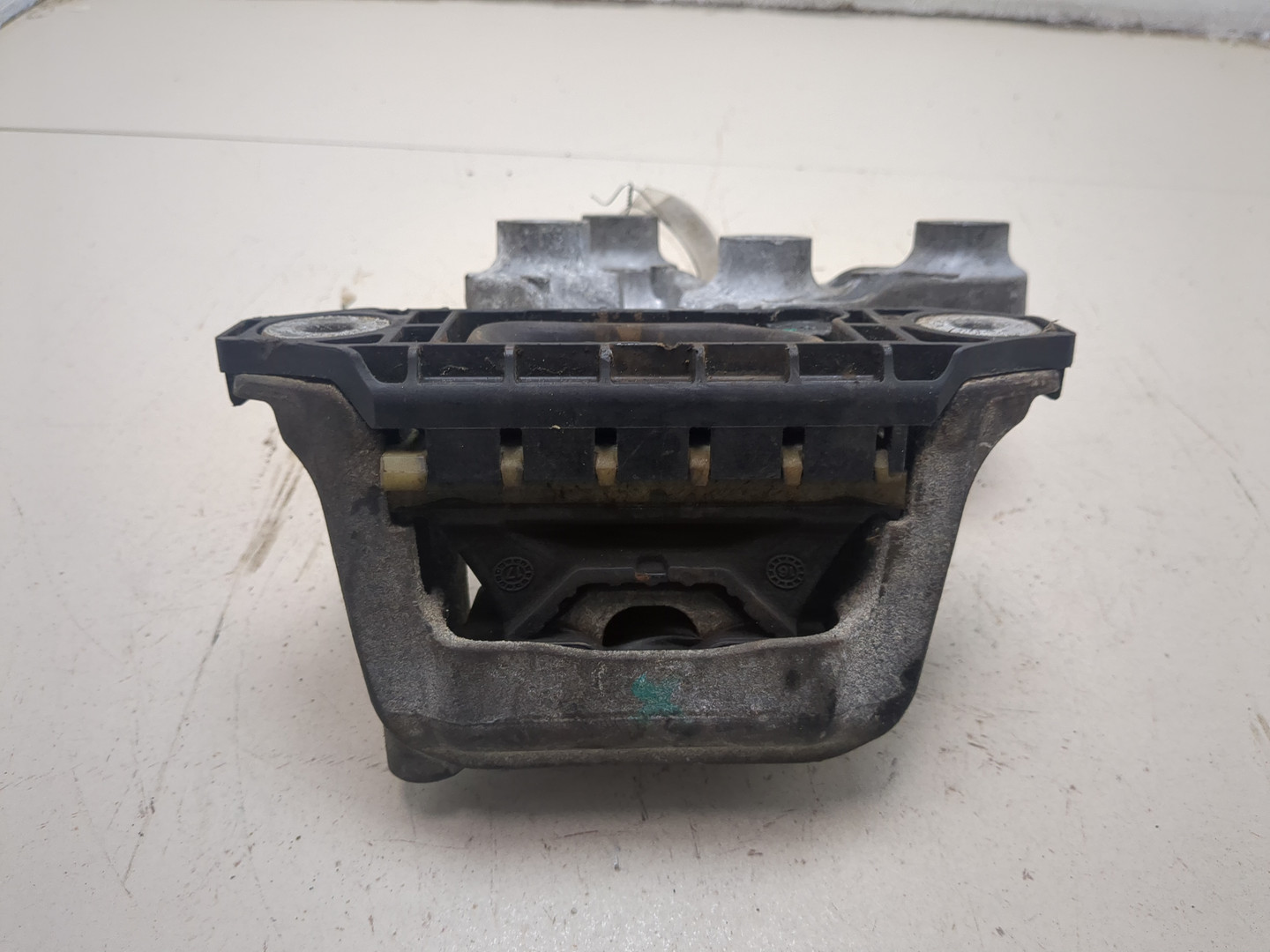 Опора двигателя