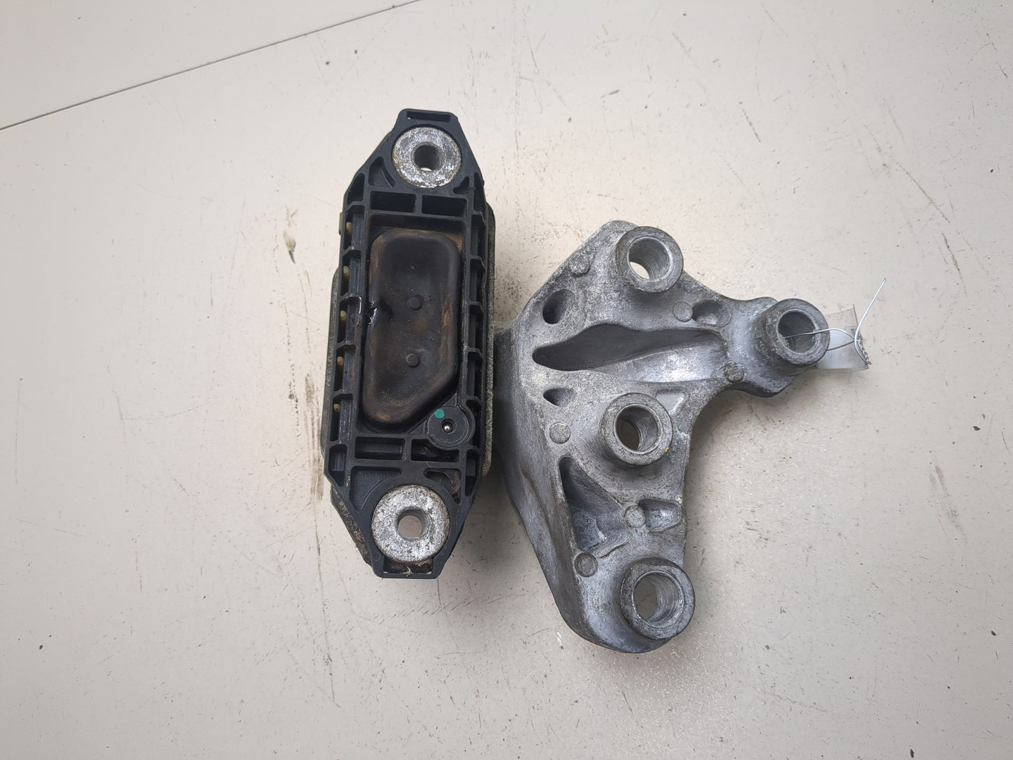 Опора двигателя