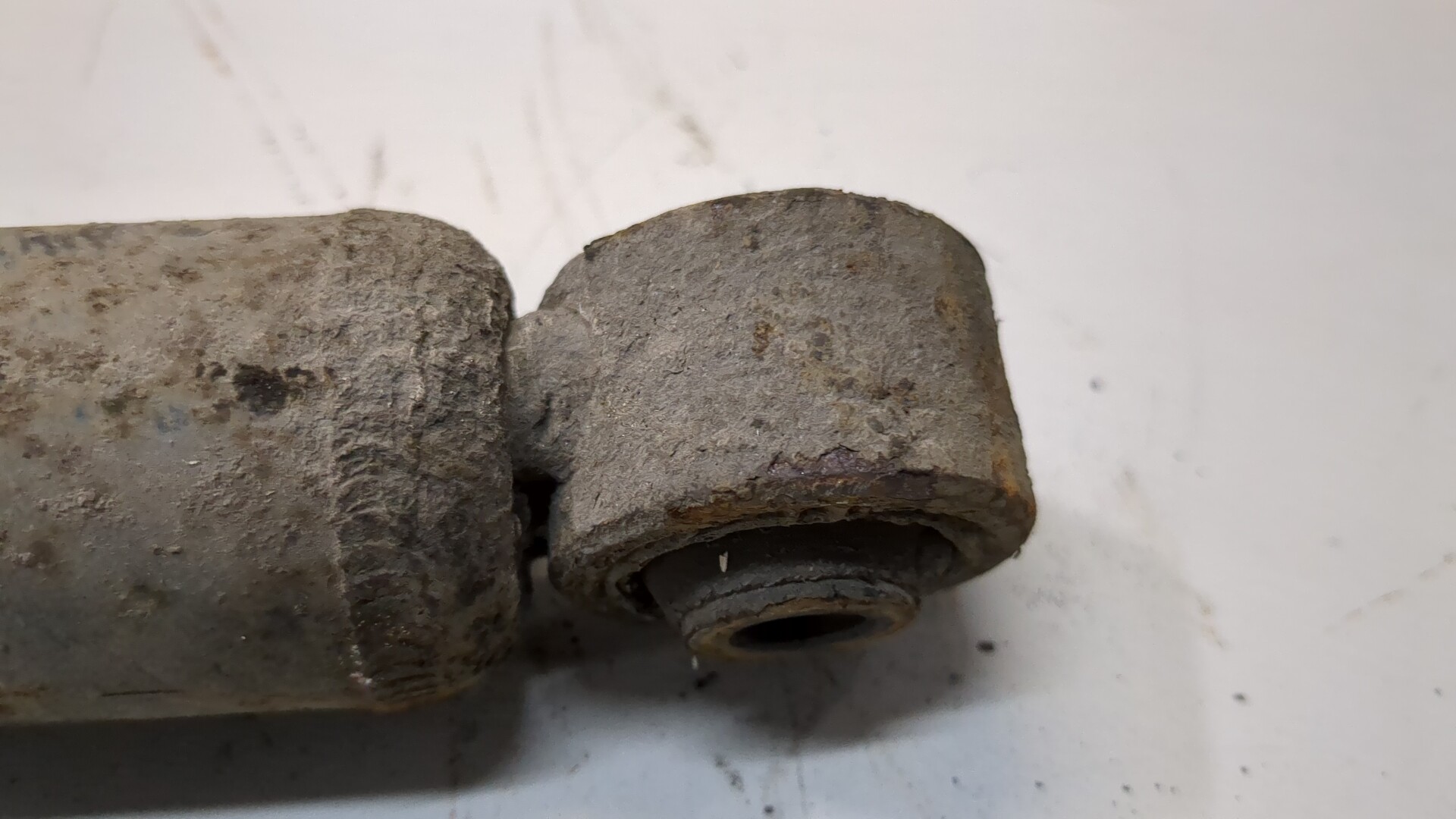 Амортизатор задний (стойка)