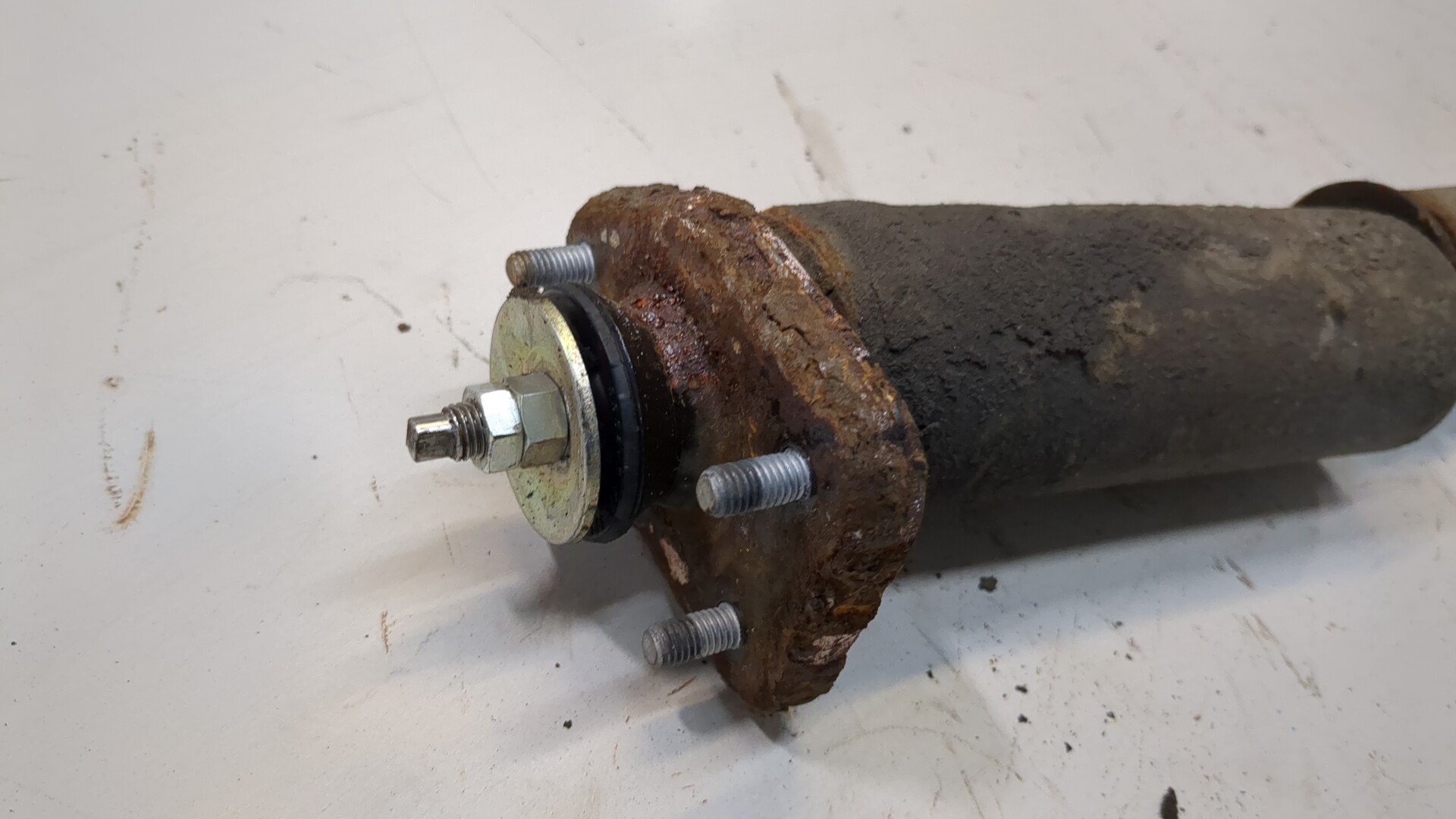 Амортизатор задний (стойка)