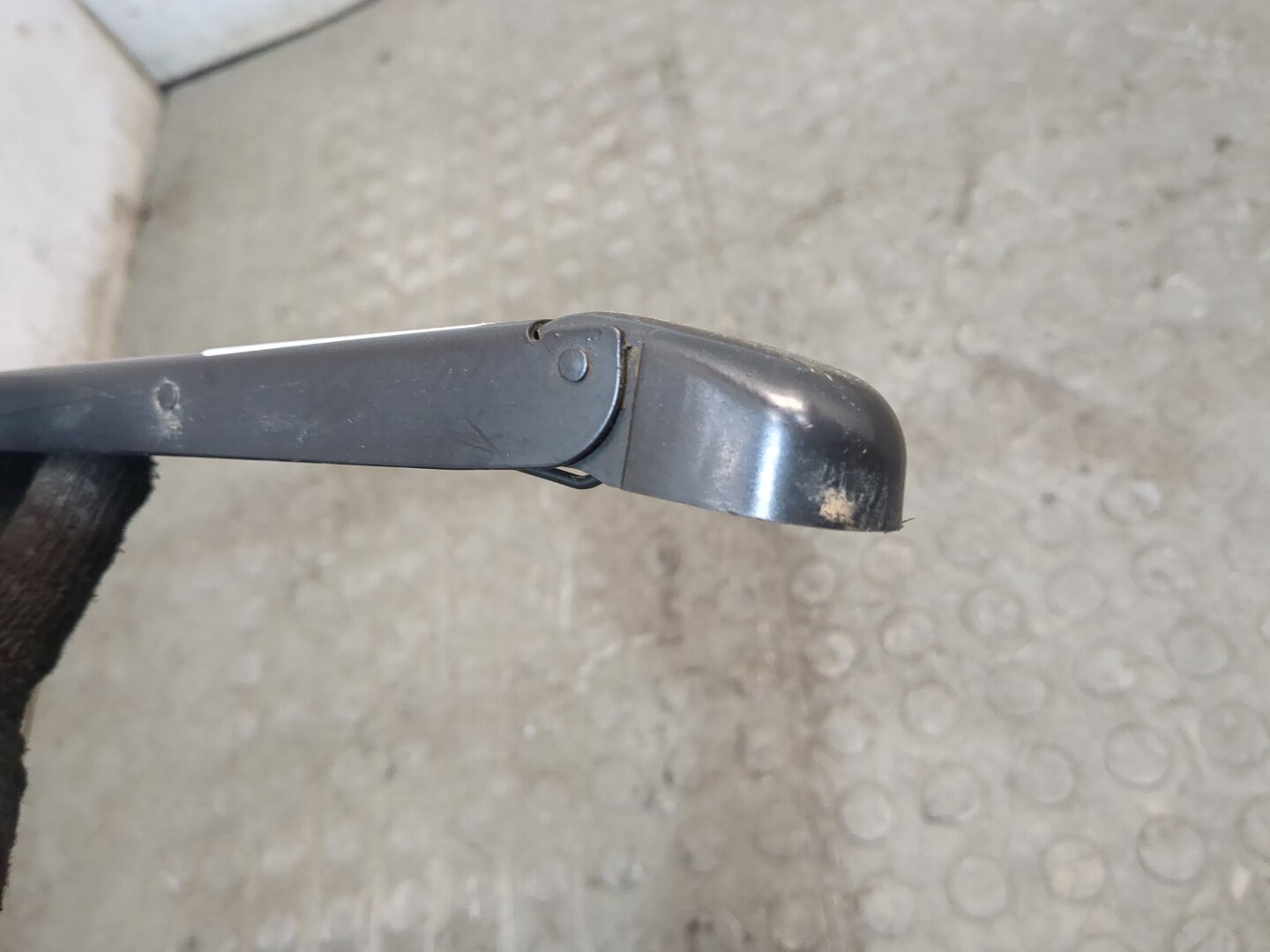 Поводок стеклоочистителя заднего