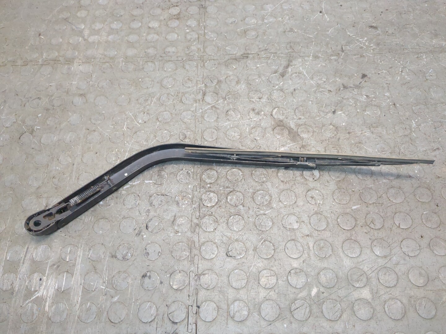 Поводок стеклоочистителя заднего