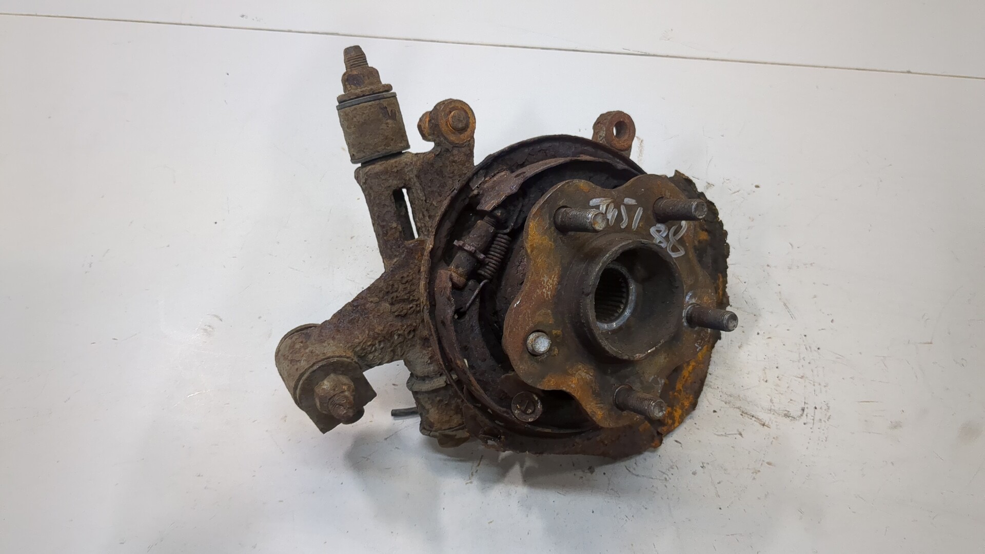 Кулак поворотный задний правый