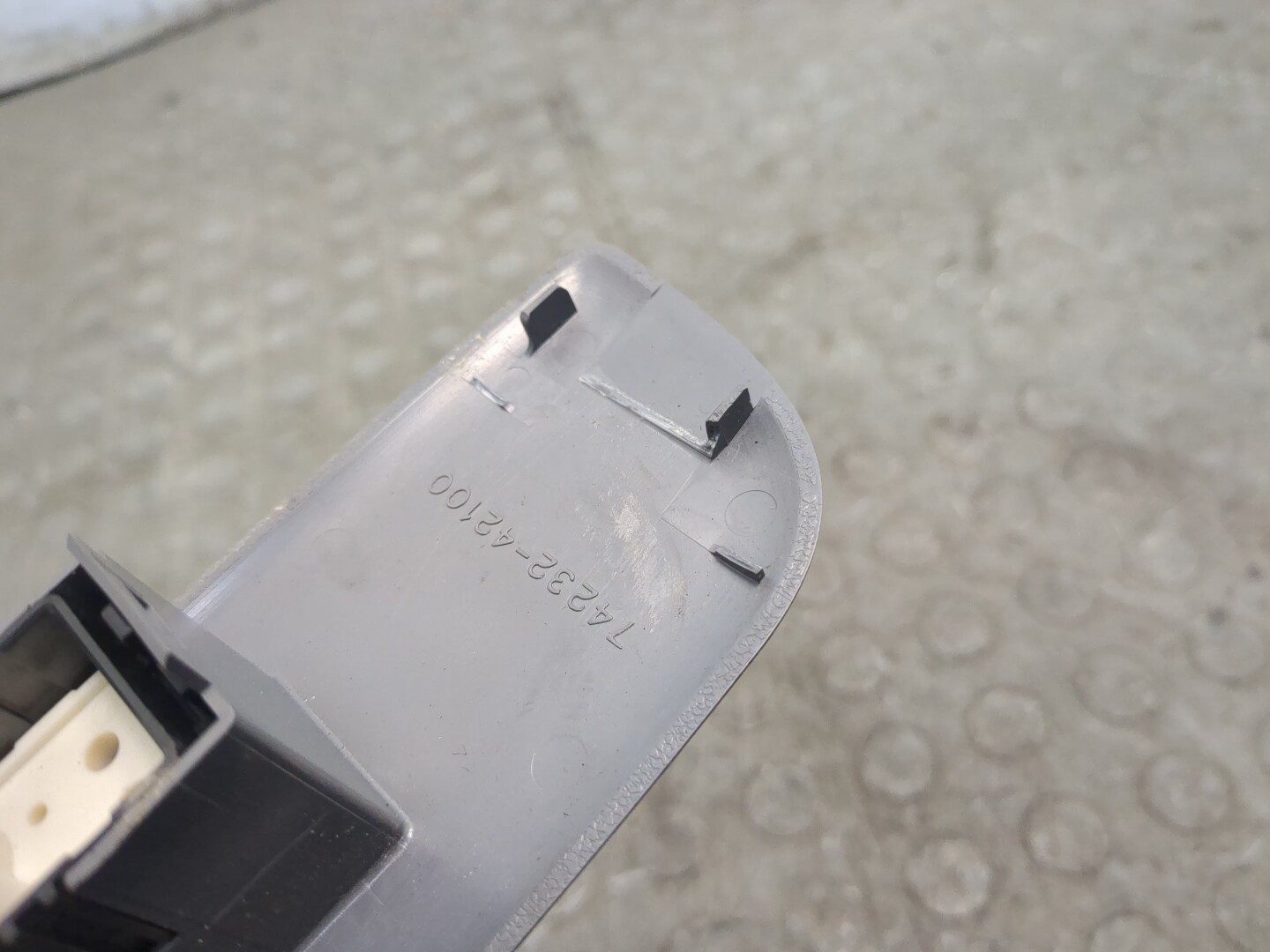 Кнопка стеклоподъемника