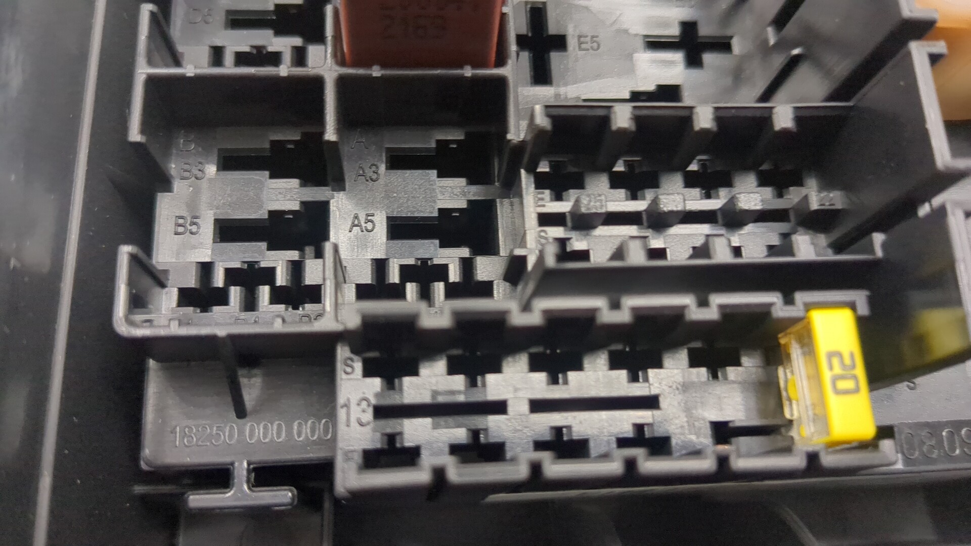 Блок предохранителей