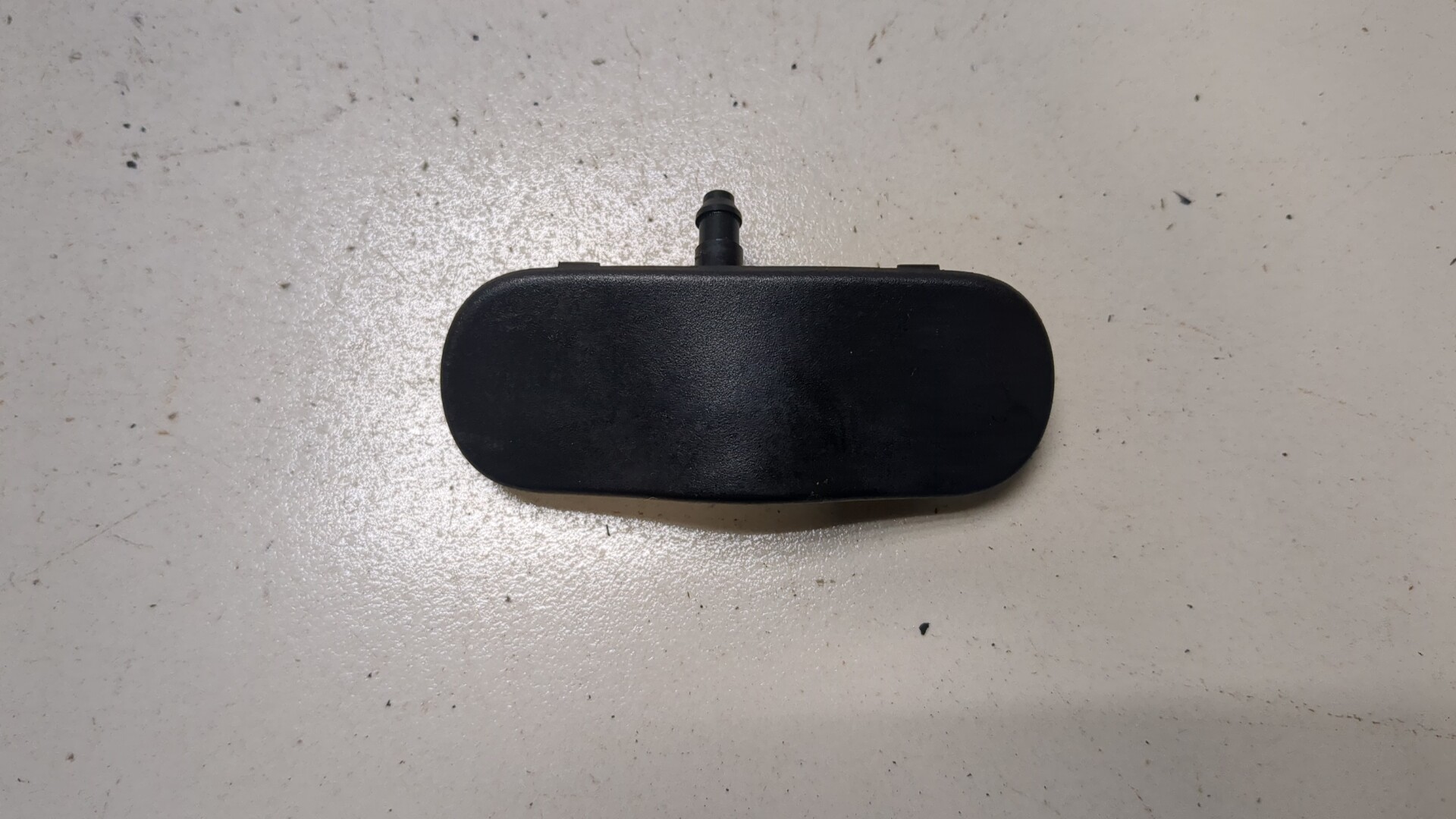 Форсунка омывателя лобового стекла