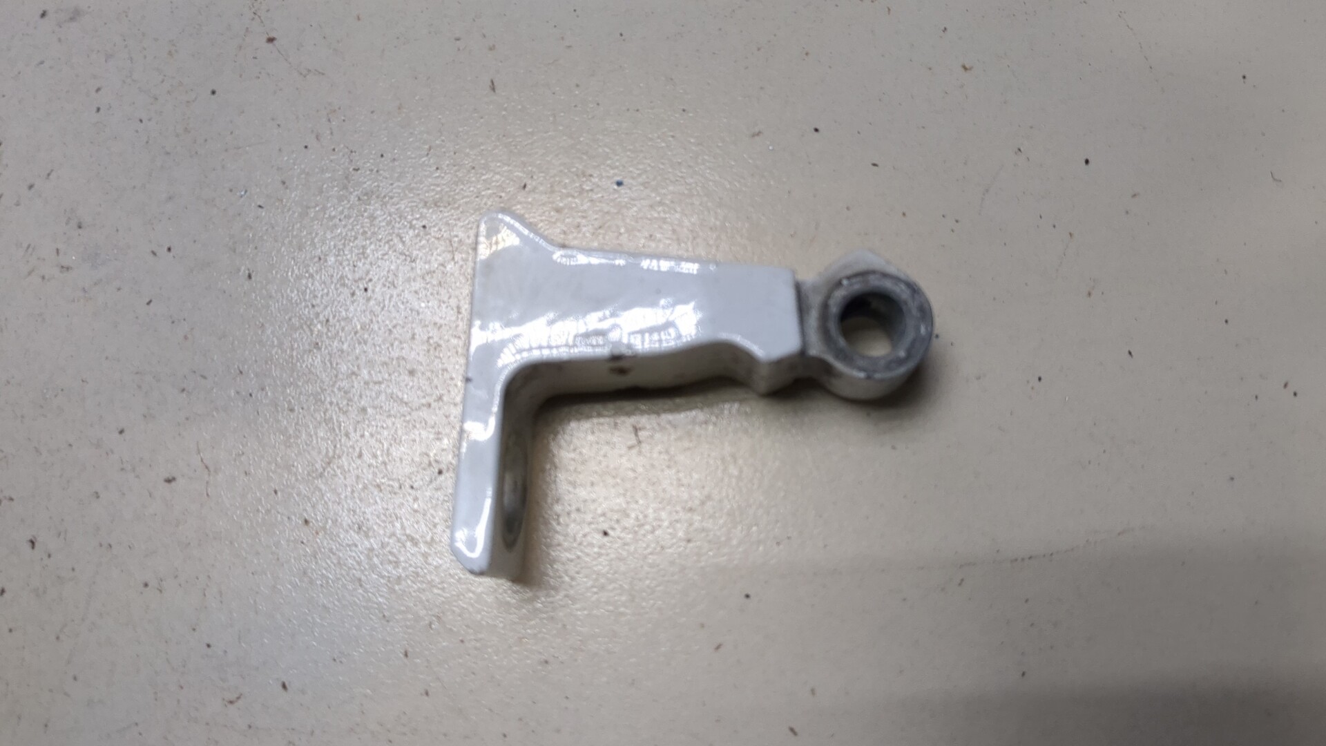 Петля двери