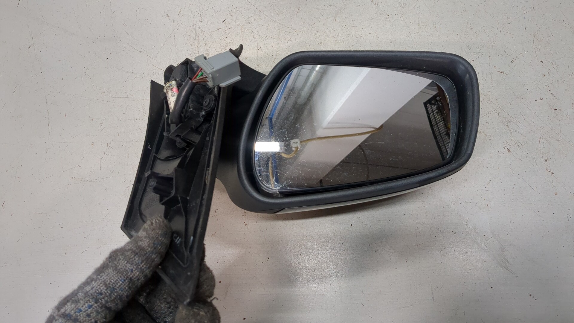 Зеркало левое электрическое