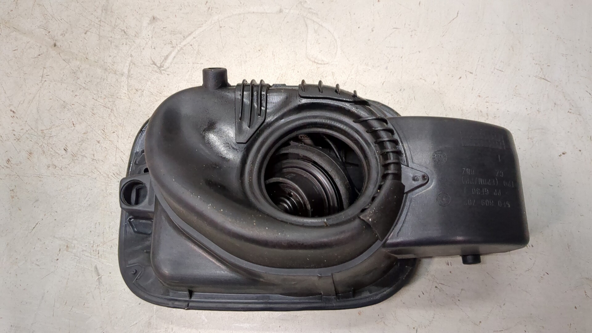 Лючок бензобака