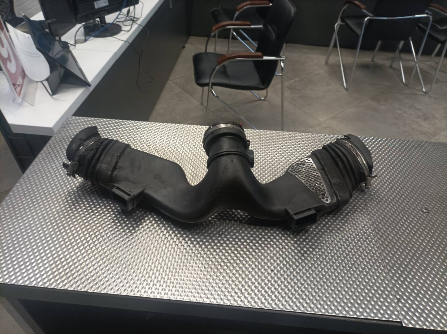 Патрубок воздушного фильтра