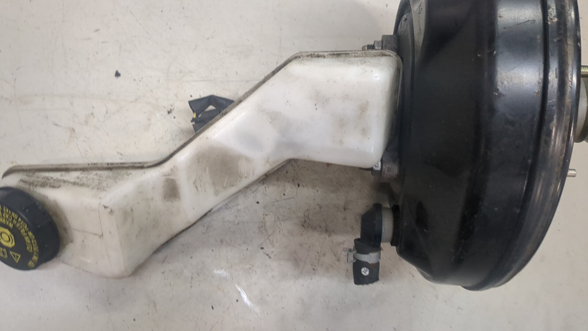 Цилиндр тормозной главный